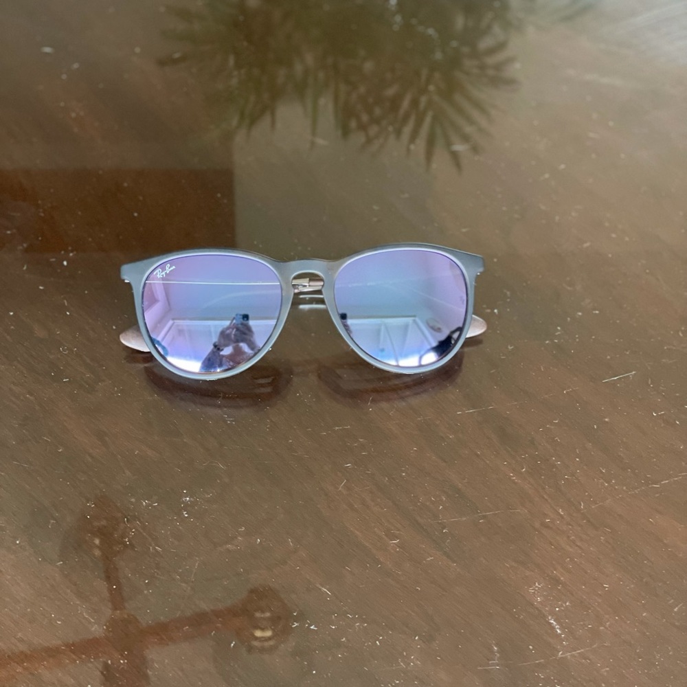 ❌SOLD❌Women's RayBan Sunglasses